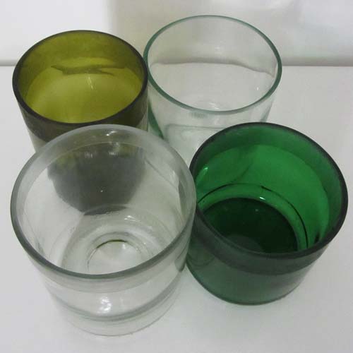 I was a bottle: Glas-Flaschen - Lampen und Leuchten, Laternen, Gläser, Vasen, Gefäße, Behälter und Schalen aus Glas, Gläser-Set: 4er-Set Gläser Mixed Green White Satin, gemischtes 4er Gläser-Set, je zwei Gläser aus Weiß- und Grünglas, 3 Gläser mit satinierten Rändern